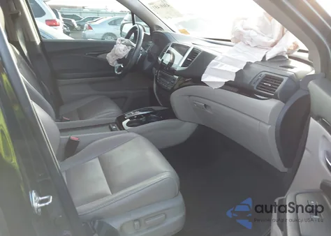 2018 Honda Pilot Touring z USA, uszkodzony, nr VIN 5FNYF5H90JB008586